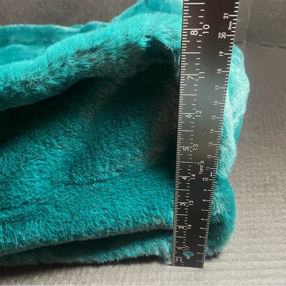 GREAT GIFT! HOST PICK!! BNWT Pinko Debossed faux fur plush tote green PRICE FIRM - Picture 14 of 16